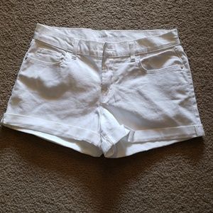 NWOT white Old Navy cuffed hem denim shorts